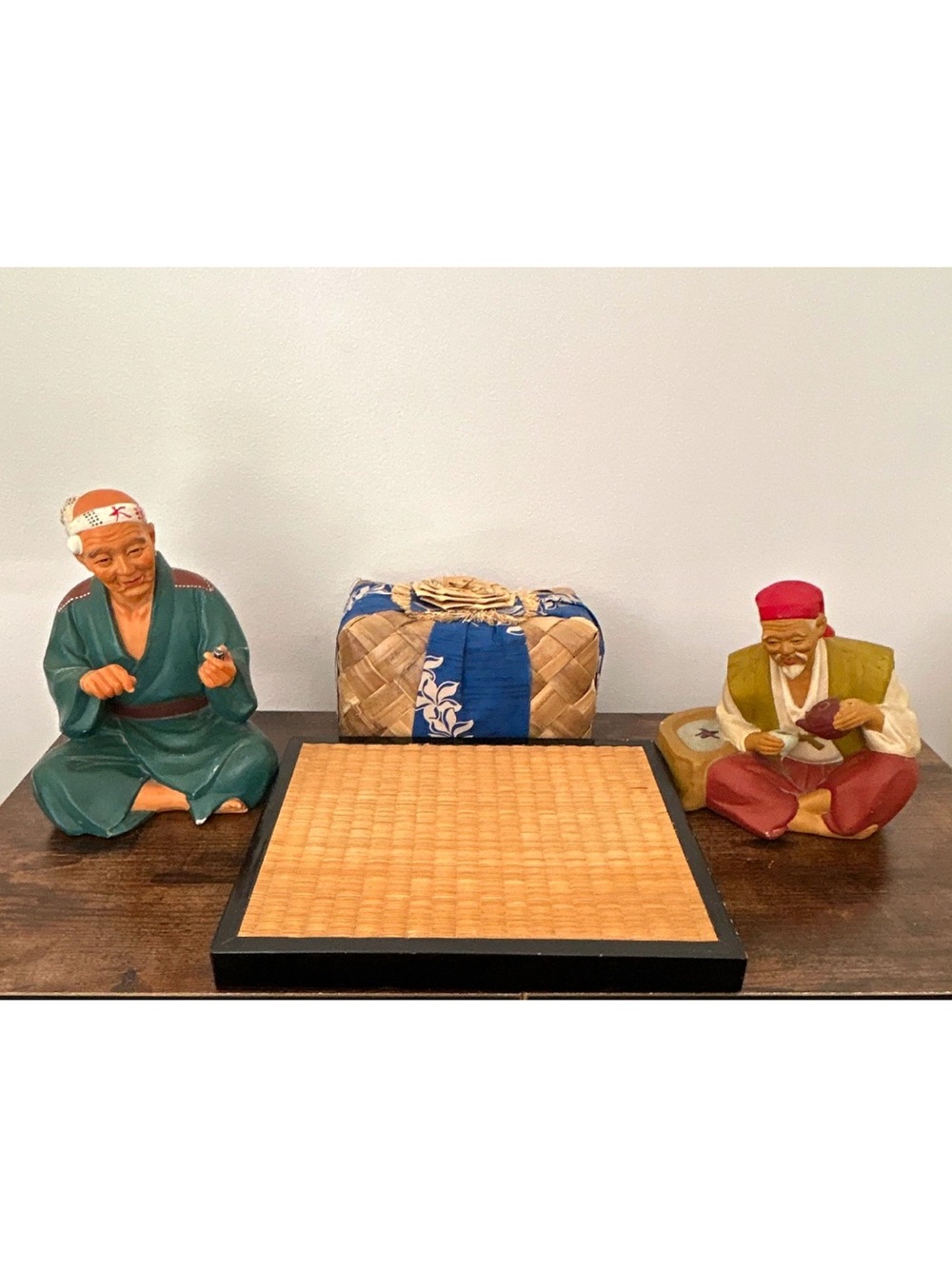 Vintage 4 Japanese Tatami Stand & 2 Hakata Urasaki Clay Figurine Lot Mid Century